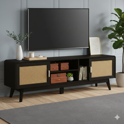 Meuble télé 63 po en rotin foncé avec deux armoires de rangement, conçu pour les téléviseurs de 65 po. Un centre de divertissement avec des pieds en bois massif, pouvant servir de console multimédia pour les salons ou les chambres à coucher.