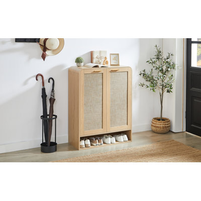 Armoire à chaussures Caelum Coastal Farmhouse avec tiroirs en rotin et tablettes réglables