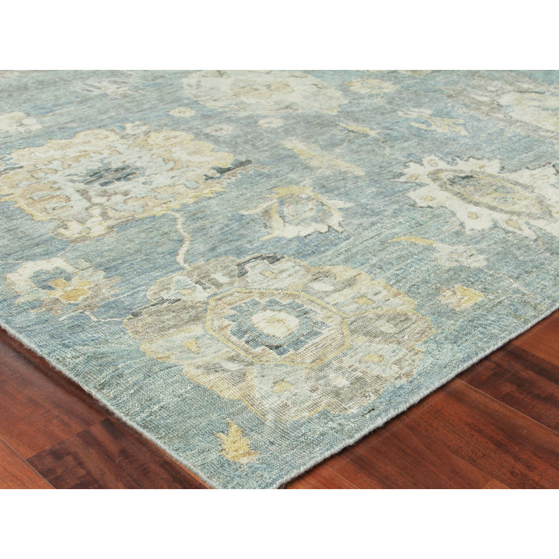 Heirloom Wool Floral Area Rug