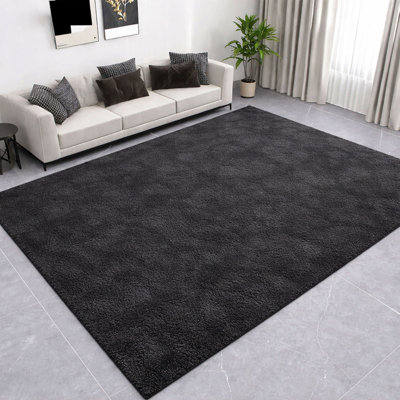 Machine Tufted Shag Area Rug