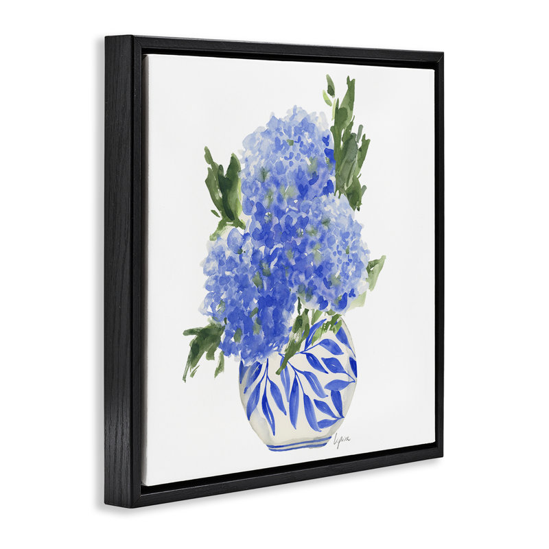 «Blue Hydrangeas in Leaf Vase», art mural par Lucille Price, Cadre flottant noir de jais, H 18 po x l 18 po