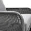Chaise berçante spacieuse grise avec coussins confortables et base en fer pour la vie en plein air