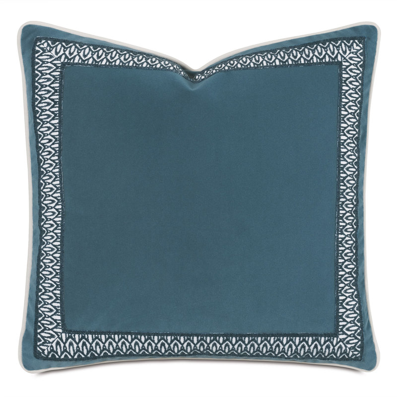 Housse et insert de coussin décoratif à bordure brodée Amu par Alexa Hampton