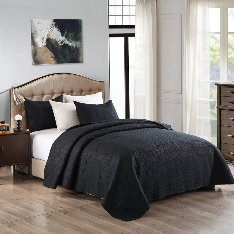 QSM02 Quilt, King Quilt + 2 King Shams, Black