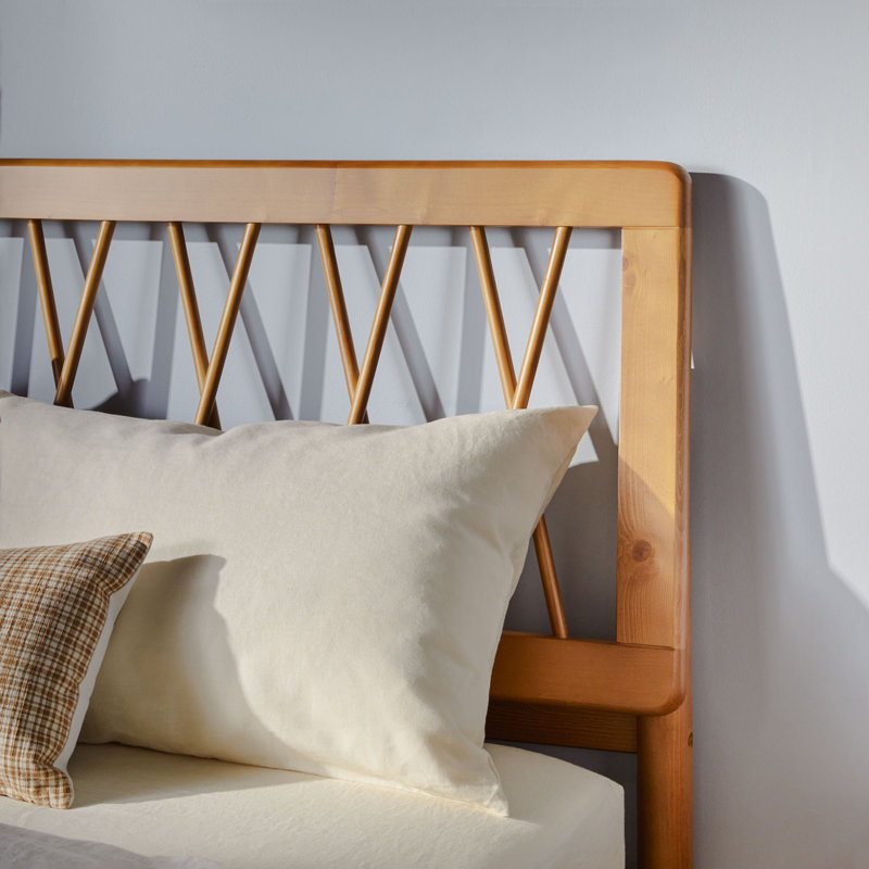 Transitional Solid Wood Platform Bed, Queen, Caramel