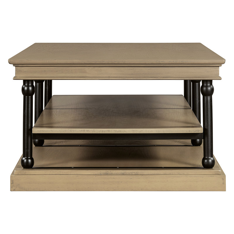 Table basse Bard, placage brun de 55 po, tablettes à 2 niveaux, pieds en métal noir, Brun chêne / noir