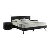 Greylynn 3 Piece Platform Bedroom Set in Wood with Black Finish