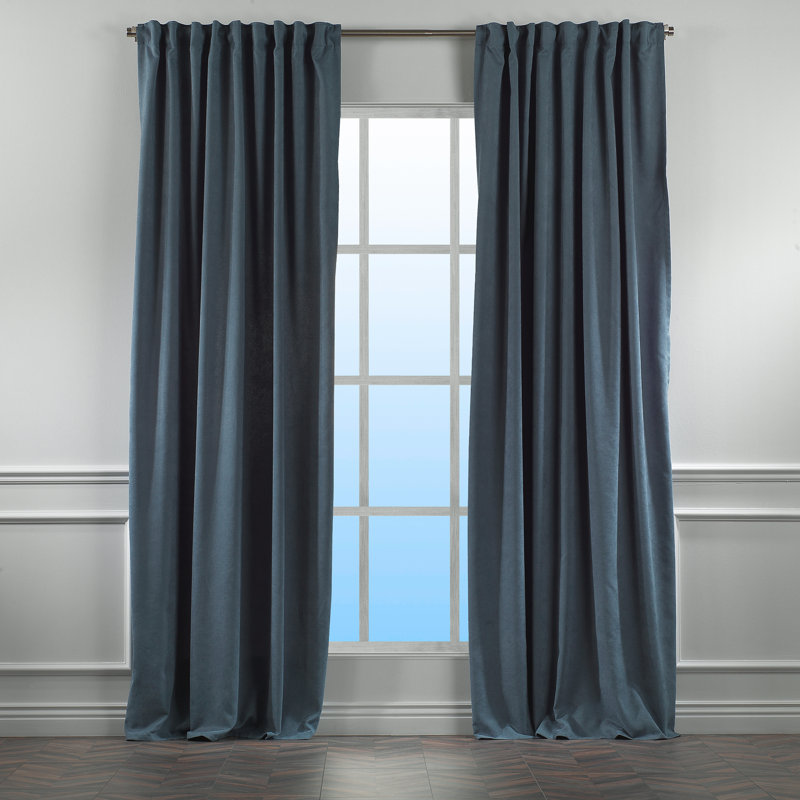 Très grand panneau décoratif simple sur mesure extra large x très long, L 52 po x L 63 po, Bleu ciel