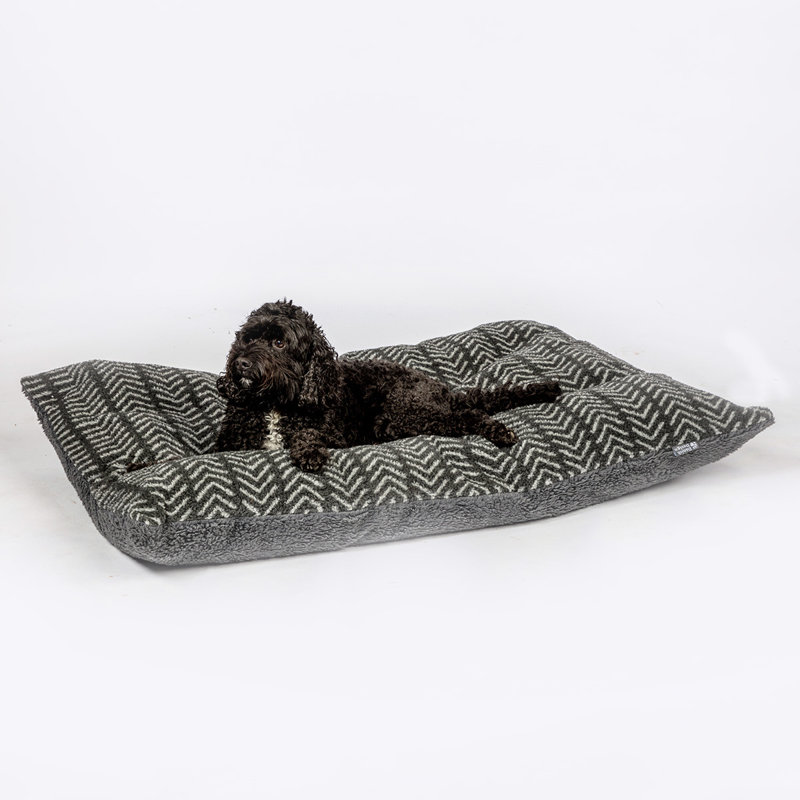 Danish Chevron Pet Bed, 20cm H x 87cm W x 138cm D