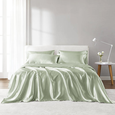 Drap de literie de luxe en satin très grand - qualité froissée. Convient aux matelas de 16 po. Comprend 1 drap plat et 4 taies d'oreiller. Soyeux et. Substance. Sauge pour lit. Matelas jusqu'à 16 po. Possède une surface lisse