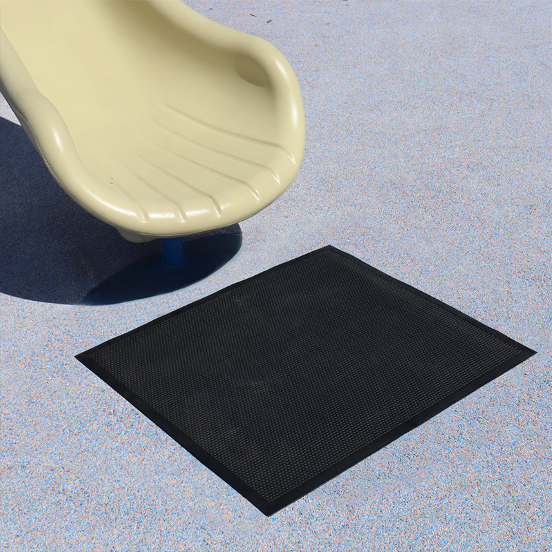 Tapis d'atterrissage pour aire de jeux en caoutchouc - 31 po x 35 po