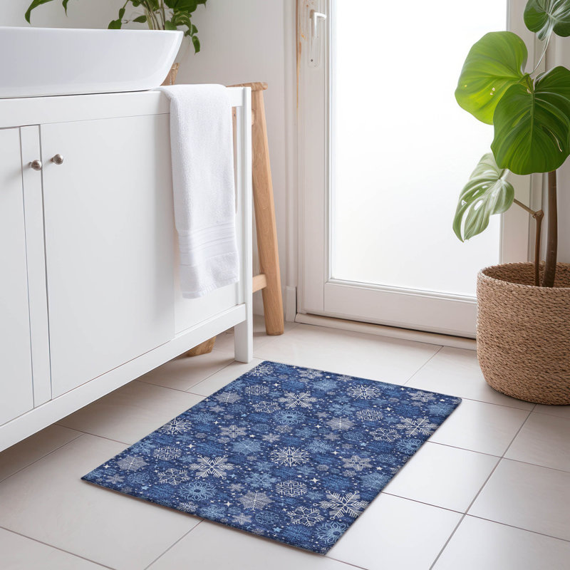 Tapis bleu marine flocon de neige Xhevrie intérieur / extérieur lavable à la machine, Rectangle 1 pi 8 po x 2 pi 6 po