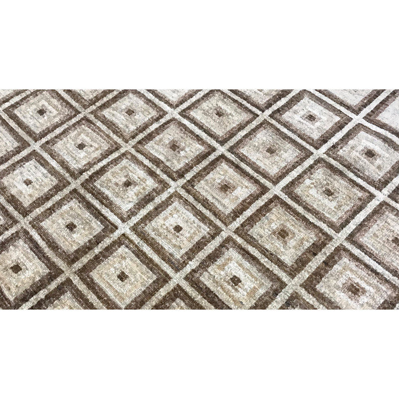 Hand-Knotted High-Quality Ivory Area Rug