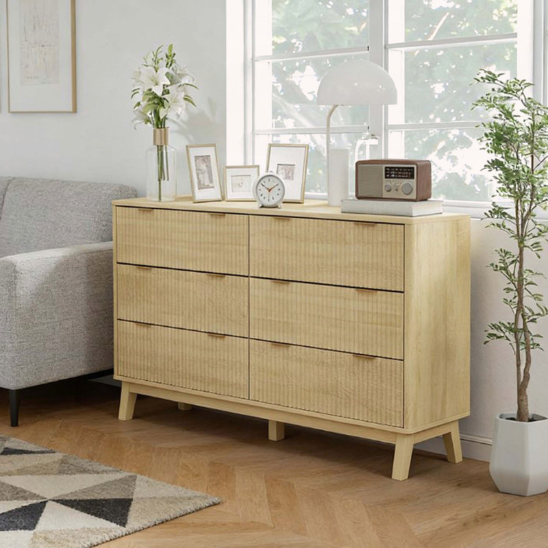 Commode contemporaine à 6 tiroirs avec façades ondulées ondulées, Bois naturel