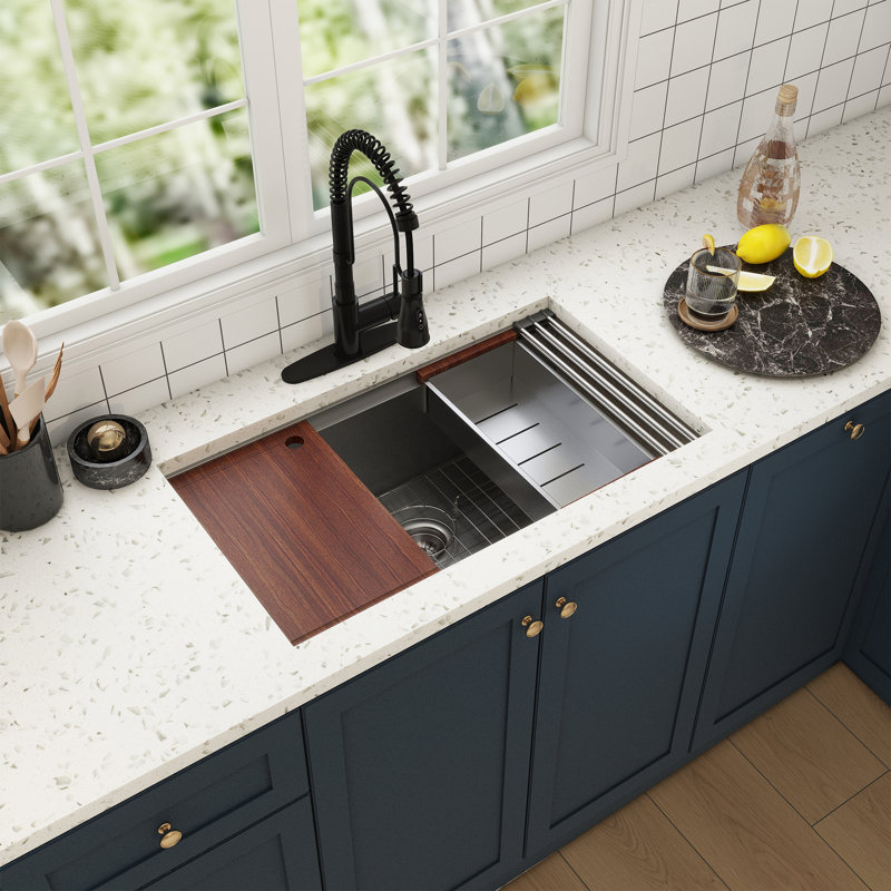CASAINC 32'' L X 19'' W Single Bowl Stainless Steel Undermount Kitchen Sink With Faucet, Matte Black