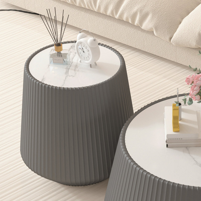 Table basse moderne en cuir fritté clair avec dessus en pierre pour meuble de salon (chaque plateau possède un motif gris unique)