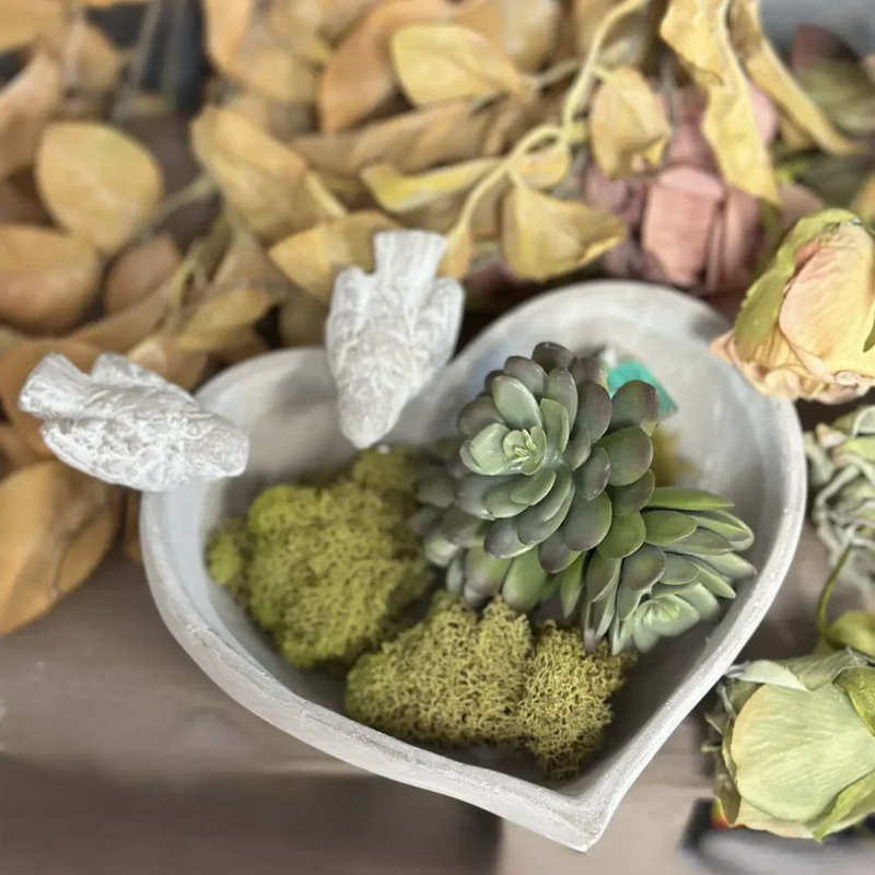 Jardinière en ciment avec accents d'oiseaux amovibles