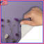 Tapis de bain mauve à fleurs sauvages sur fond lavande-441821899