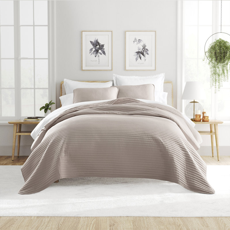 Becky Cameron Lightweight All Season Stripe Stitch Quilt Set with Shams, Latte, Twin/Twin XL Quilt + 1 Standard Sham