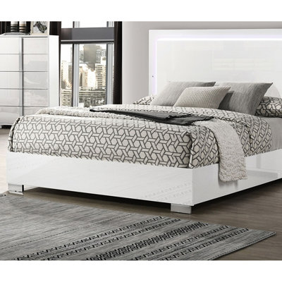 Cadre de lit très grand blanc transitionnel avec tête de lit à DEL, fabrication en métal et en bois, finition pour chambre à coucher de style contemporain avec lumières intégrées, poignées, surface enduite