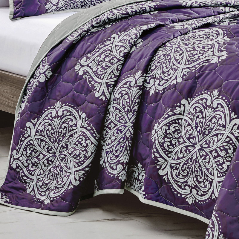 Purple White Damask Reversible 3 Piece Queen Bedspread Set，Queen