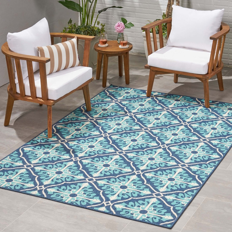 Tapis rectangulaire en polypropylène bleu marine 5 pi 3 po x 7 pi