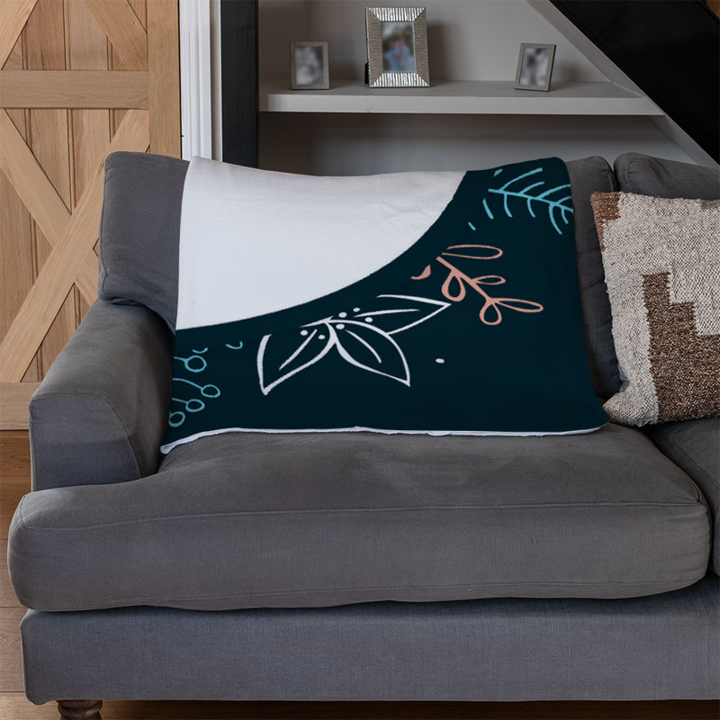Rueda Throw Blanket