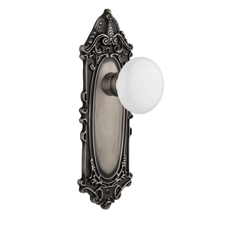 Plaque victorienne avec bouton de porte en porcelaine blanche, Étain antique