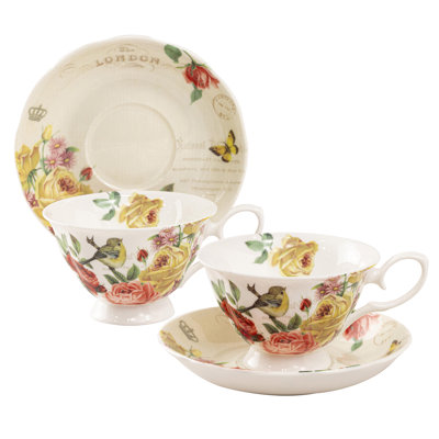 Tasse et soucoupe en porcelaine tendre