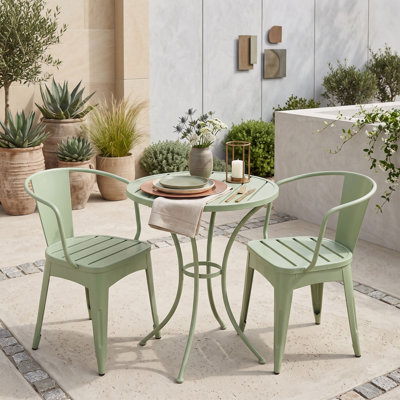 Ensemble bistro 3 pièces en métal thermolaqué avec deux fauteuils et une table ronde à lattes pour le patio, le porche, la cour ou la piscine