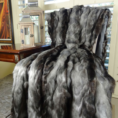 Jeté en fausse fourrure de renard gris anthracite Thomas Collection®