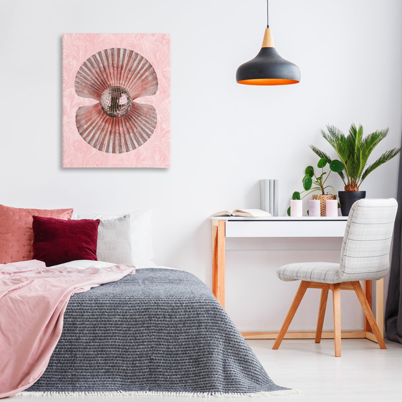 Disco Ball Clam Pearl, design par Lil 'Rue, H 40 po x l 30 po