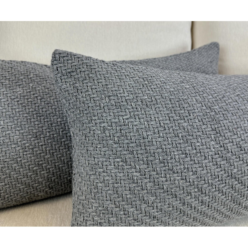 Housse de coussin en polyester texturé, Gris, 14 po x 26 po