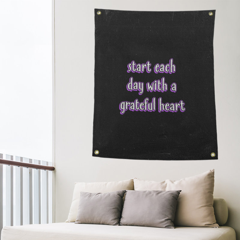 Tapisserie tableau noir en polyester de citation gratitude, H 80 po x l 59 po, Mauve
