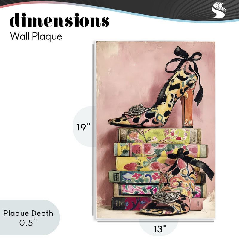 Plaque murale On My Feet Heels & Books, design par Annabelle Hall, H 19 po x l 13 po