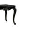 26,5 po. Table de bout rectangulaire noire en bois avec détails sculptés et pieds en cabriole