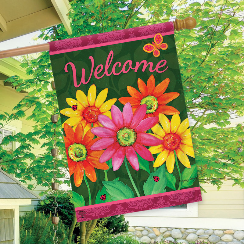 Welcome Daisies Spring House Flag