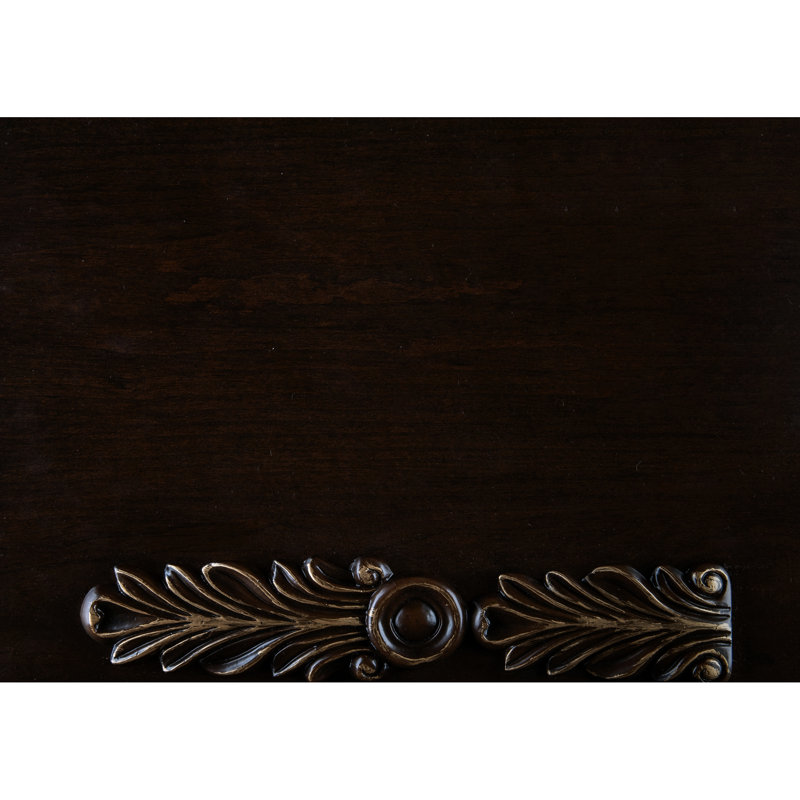 Table de bout de luxe en marbre 1pc de luxe avec finition cerisier et inclinaison dorée, conception rectangulaire, pattes classiques, garniture formelle à extrémités en H 28 po x 26 po