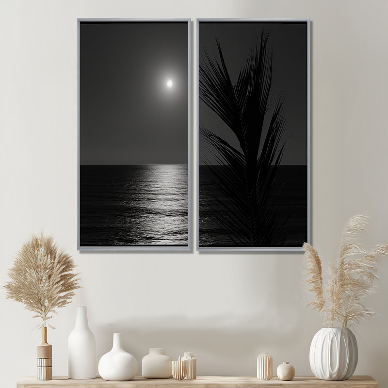 «Black and White Palm Moonlight Horizon - Beige bord de mer, art mural sur toile, 20" H x 24" W, Silver