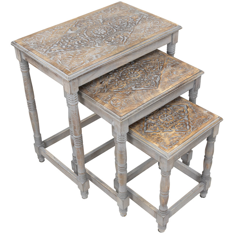 Tables gigognes en bois massif