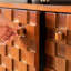 Buffet de rangement rétro en bois massif-102745245