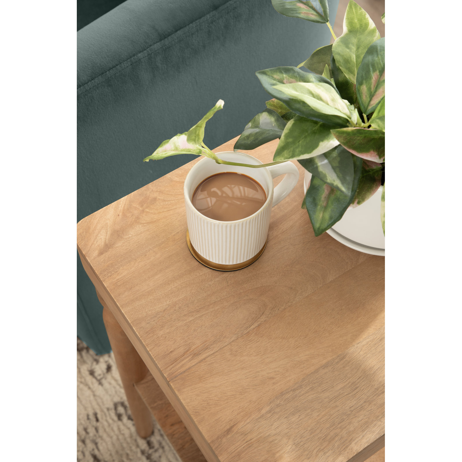 Dalia 22" Mango End Table, Natural