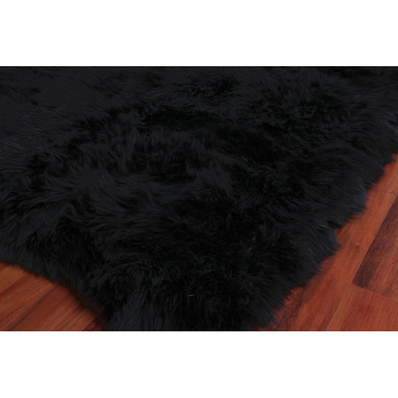 Sheepskin Area Rug in Black, Rectangle 5' x 8'