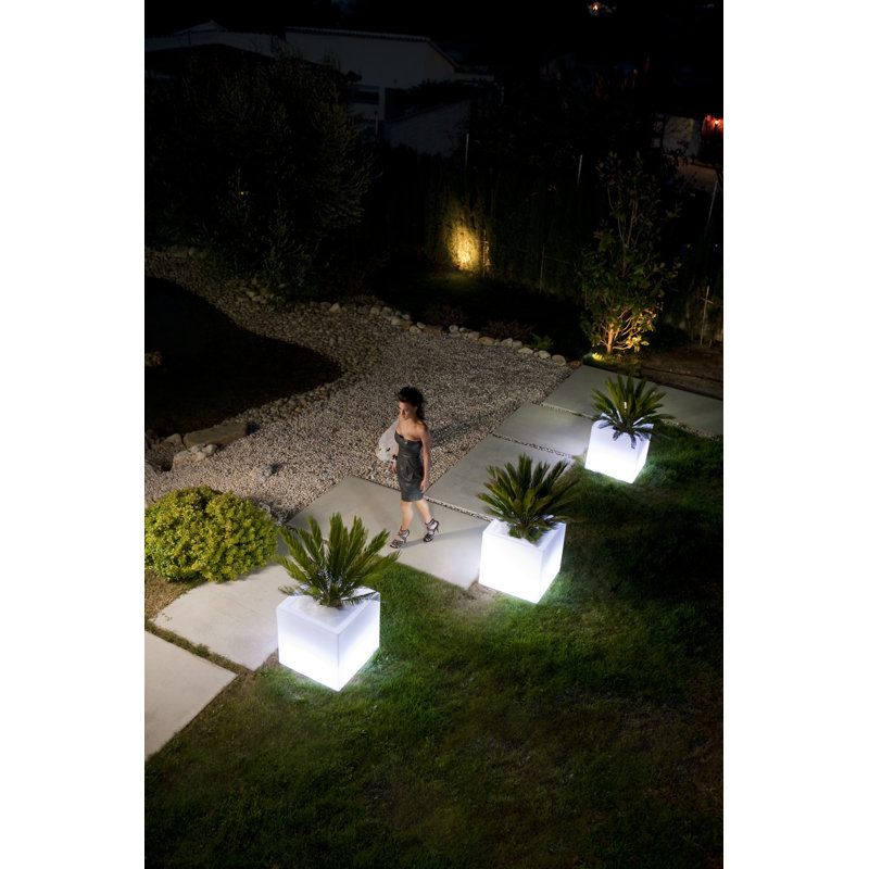 Nano Resin Pot Planter, 7" H x 7" W x 7" D, White