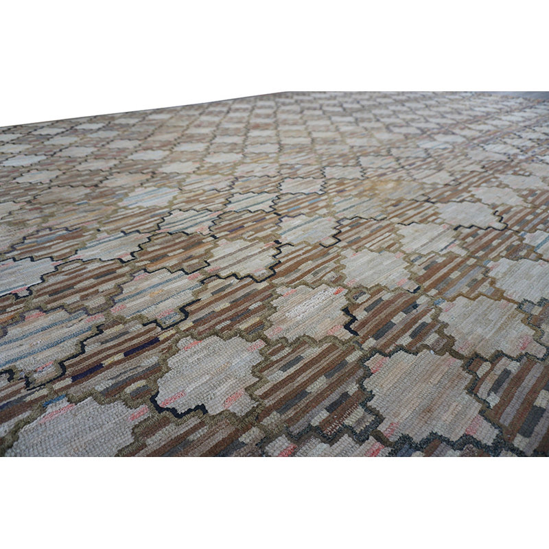 Tapis crocheté antique