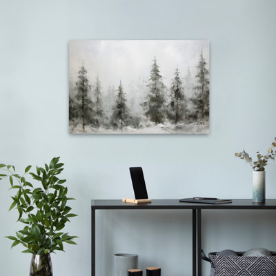 Vue hivernale - Forêt de pin brumeux contemporaine enneigée, scène d'hiver serein