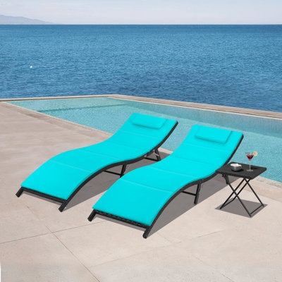 Ensemble de chaises longues inclinables 40,5 "avec coussins et table Gentilly