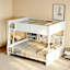 Lit double superposé au-dessus de grand lit double avec armoires de rangement et ports USB-115853628