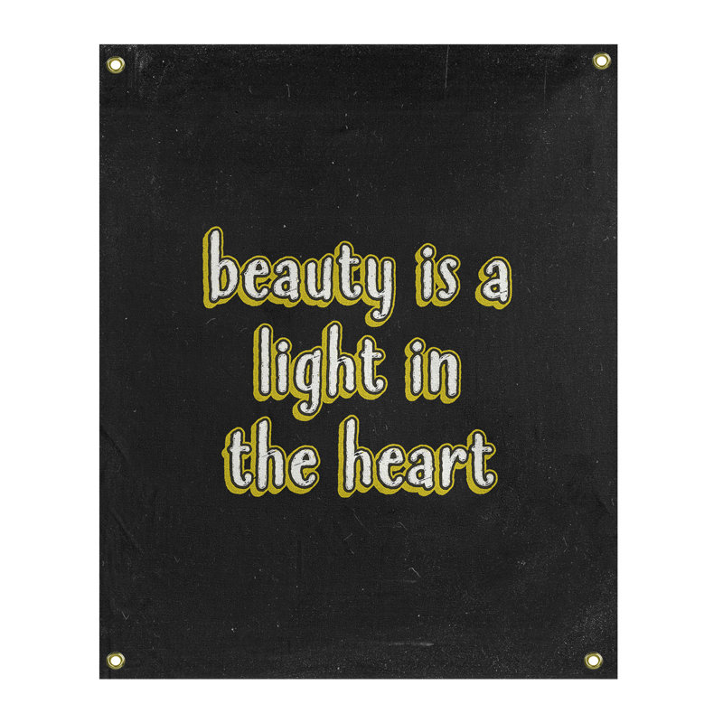 Tapisserie tableau noir en polyester citation beauté, H 36 po x l 26 po, Jaune