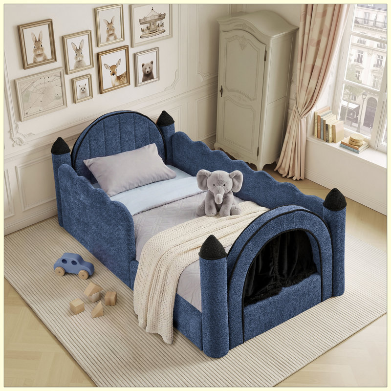 Lit château une place avec barrière de sécurité et rideau, cadre de lit en bois massif, revêtement en tissu bouclé, pour enfants et tout-petits